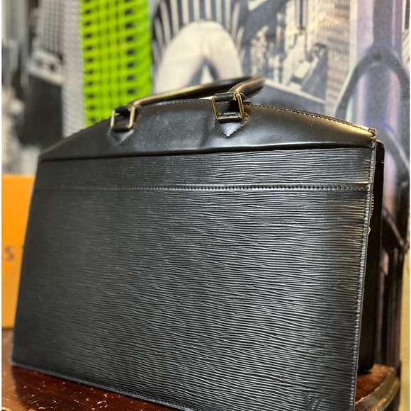 Authentic Louis Vuitton Riviera - Picture 2 of 9